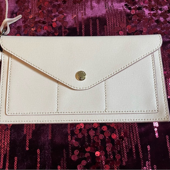 Elegant Cream Envelope Clutch - Picture 2 of 8
